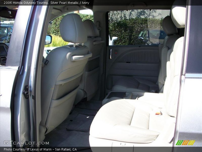 Silver Pearl Metallic / Ivory 2006 Honda Odyssey Touring
