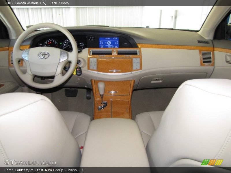 Black / Ivory 2007 Toyota Avalon XLS