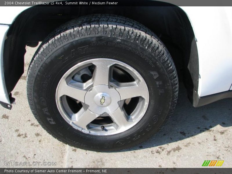 Summit White / Medium Pewter 2004 Chevrolet TrailBlazer LS 4x4