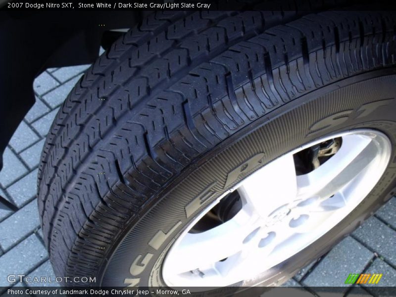 Stone White / Dark Slate Gray/Light Slate Gray 2007 Dodge Nitro SXT