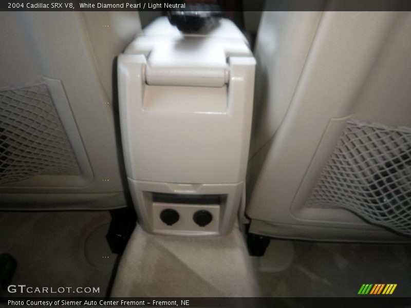 White Diamond Pearl / Light Neutral 2004 Cadillac SRX V8
