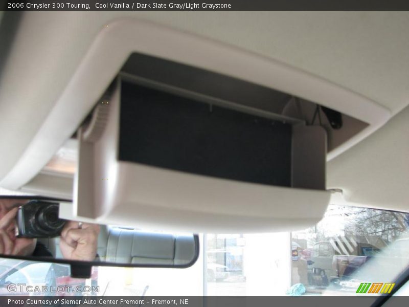 Cool Vanilla / Dark Slate Gray/Light Graystone 2006 Chrysler 300 Touring