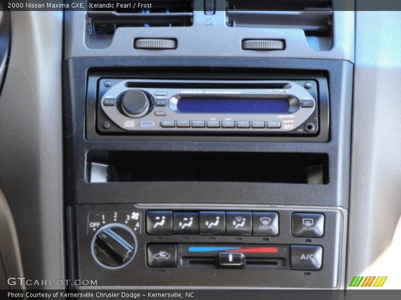 Icelandic Pearl / Frost 2000 Nissan Maxima GXE
