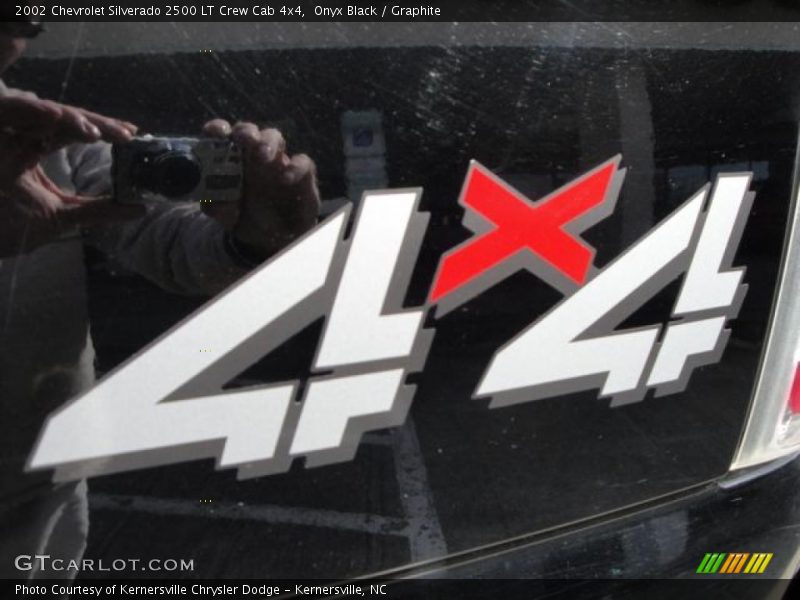 Onyx Black / Graphite 2002 Chevrolet Silverado 2500 LT Crew Cab 4x4