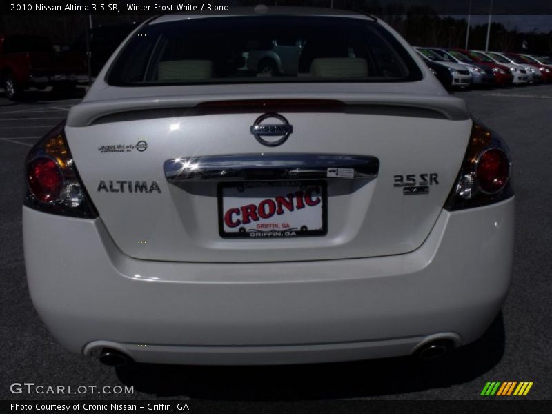 Winter Frost White / Blond 2010 Nissan Altima 3.5 SR