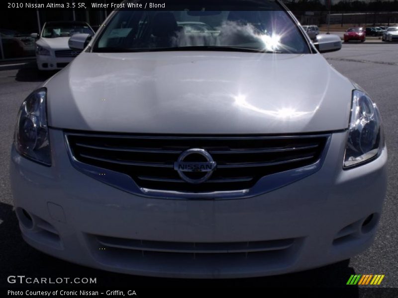 Winter Frost White / Blond 2010 Nissan Altima 3.5 SR