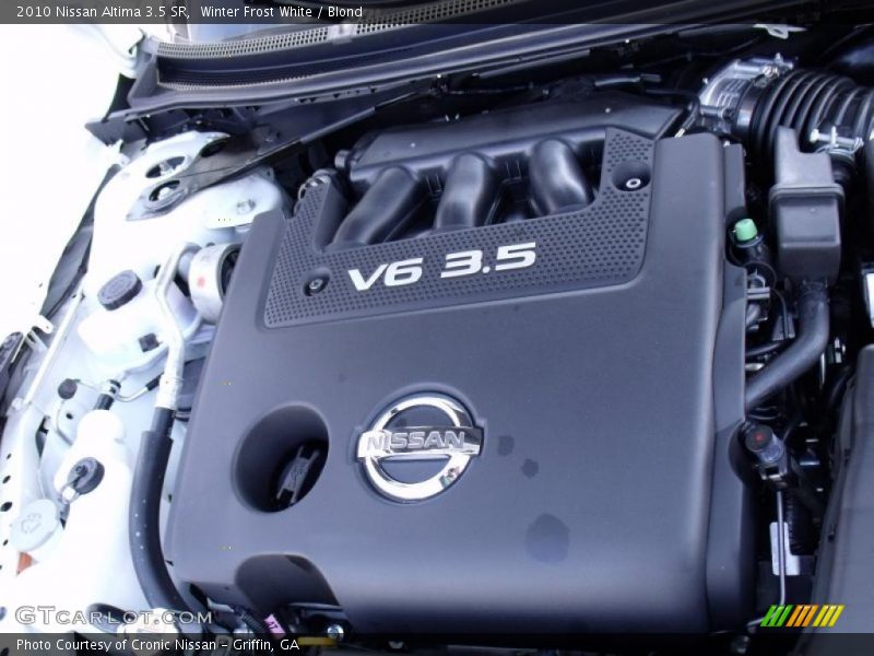 Winter Frost White / Blond 2010 Nissan Altima 3.5 SR