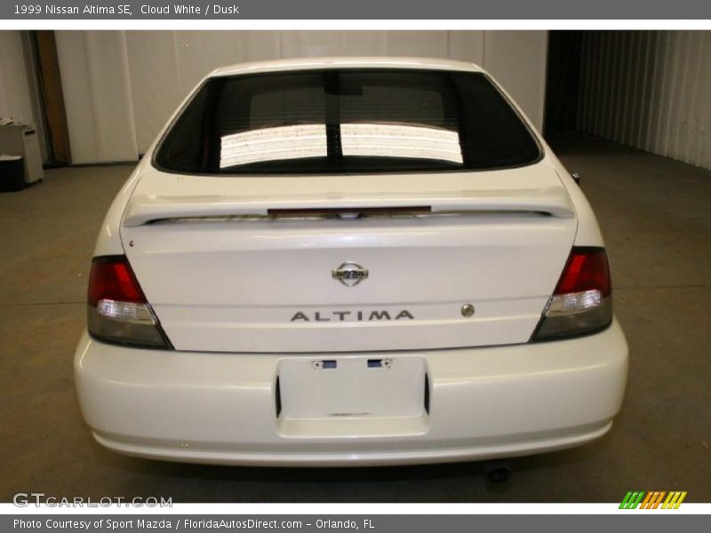 Cloud White / Dusk 1999 Nissan Altima SE
