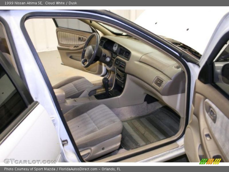 Cloud White / Dusk 1999 Nissan Altima SE