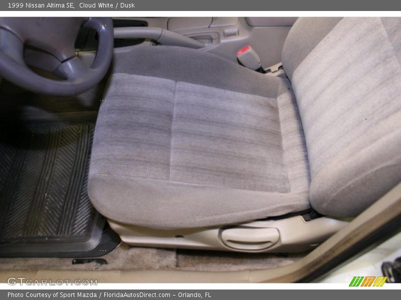 Cloud White / Dusk 1999 Nissan Altima SE