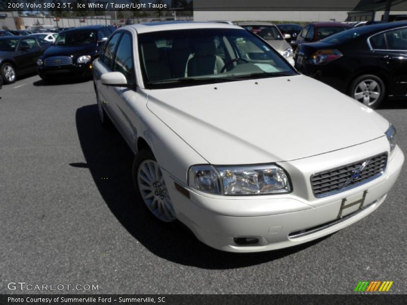 Ice White / Taupe/Light Taupe 2006 Volvo S80 2.5T