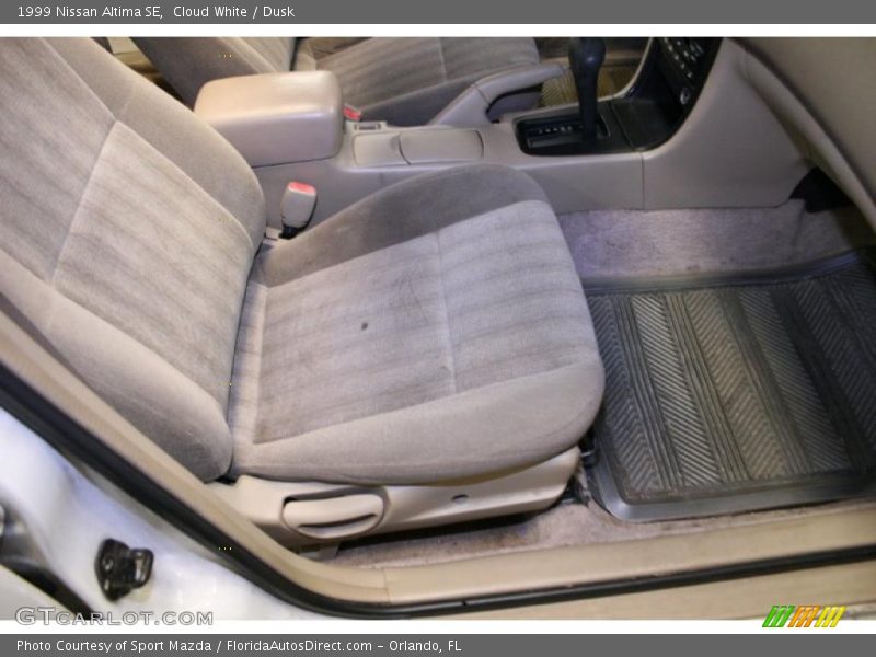 Cloud White / Dusk 1999 Nissan Altima SE