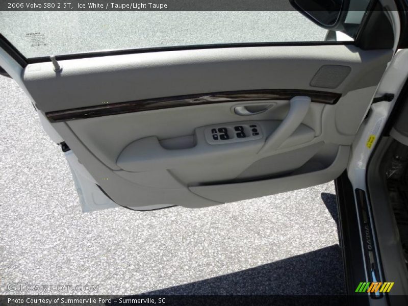 Ice White / Taupe/Light Taupe 2006 Volvo S80 2.5T