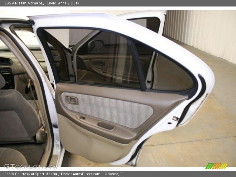 Cloud White / Dusk 1999 Nissan Altima SE