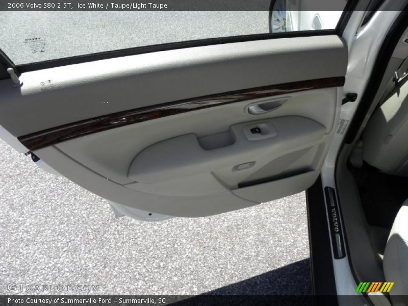 Ice White / Taupe/Light Taupe 2006 Volvo S80 2.5T