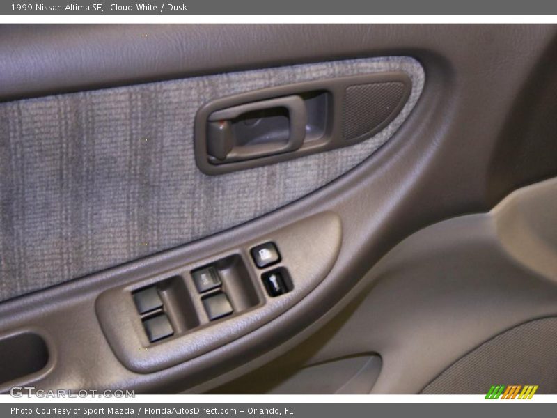 Cloud White / Dusk 1999 Nissan Altima SE