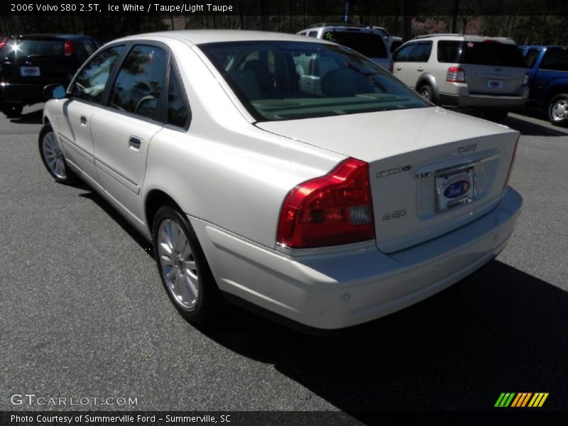 Ice White / Taupe/Light Taupe 2006 Volvo S80 2.5T