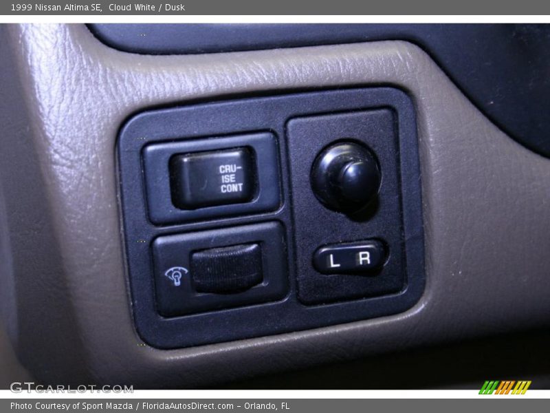 Cloud White / Dusk 1999 Nissan Altima SE