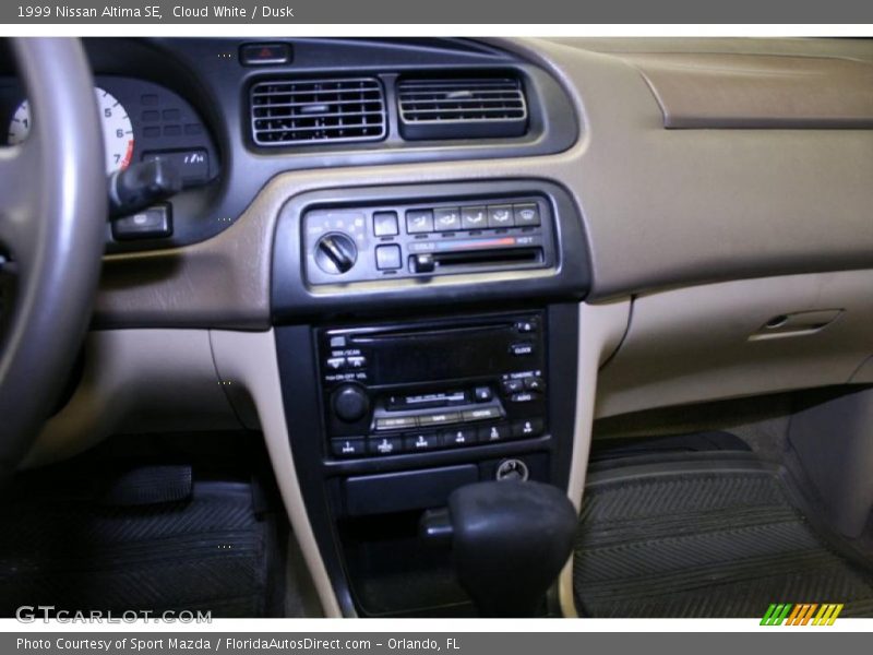Cloud White / Dusk 1999 Nissan Altima SE