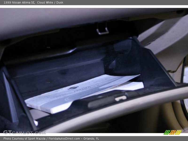 Cloud White / Dusk 1999 Nissan Altima SE