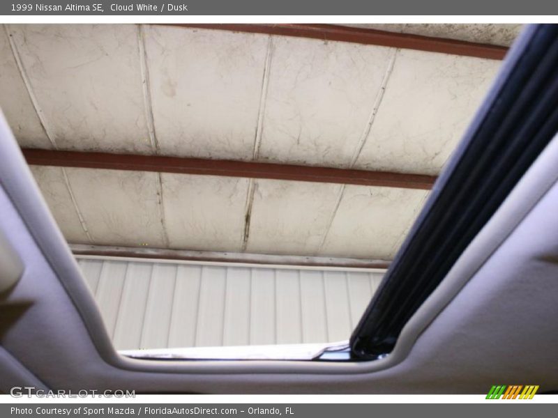 Cloud White / Dusk 1999 Nissan Altima SE