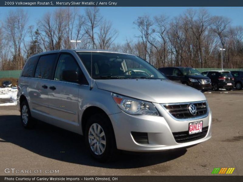 Mercury Sliver Metallic / Aero Grey 2009 Volkswagen Routan S