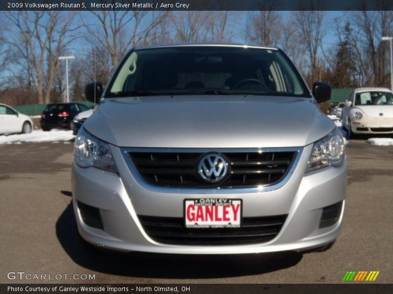 Mercury Sliver Metallic / Aero Grey 2009 Volkswagen Routan S