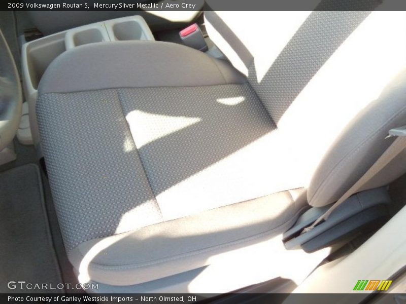 Mercury Sliver Metallic / Aero Grey 2009 Volkswagen Routan S