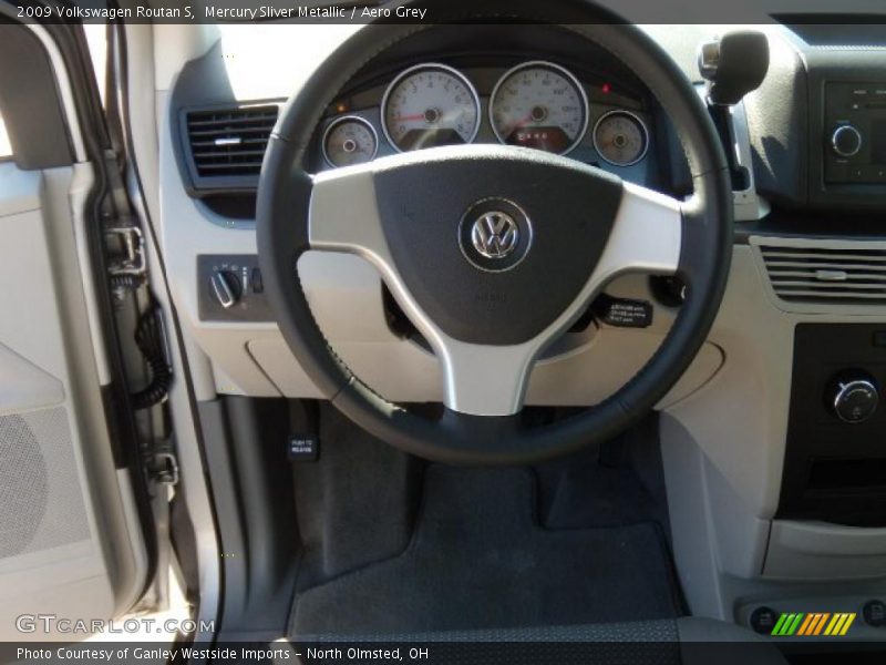 Mercury Sliver Metallic / Aero Grey 2009 Volkswagen Routan S