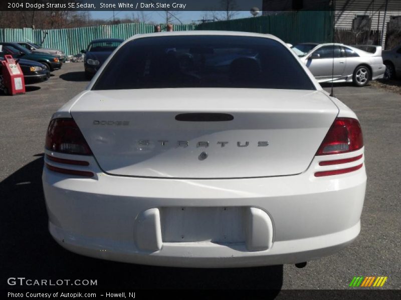 Stone White / Dark Slate Gray 2004 Dodge Stratus SE Sedan