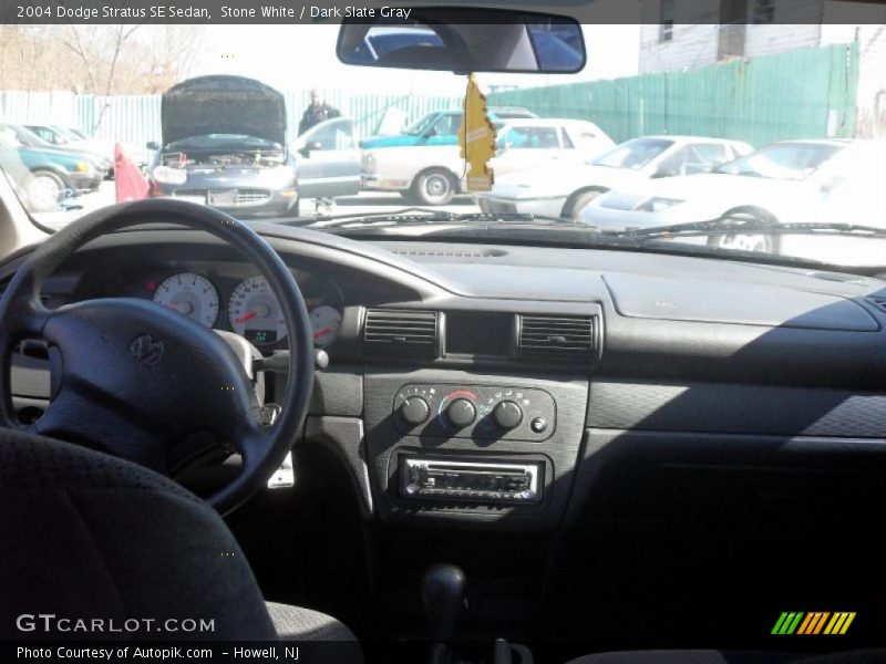 Stone White / Dark Slate Gray 2004 Dodge Stratus SE Sedan