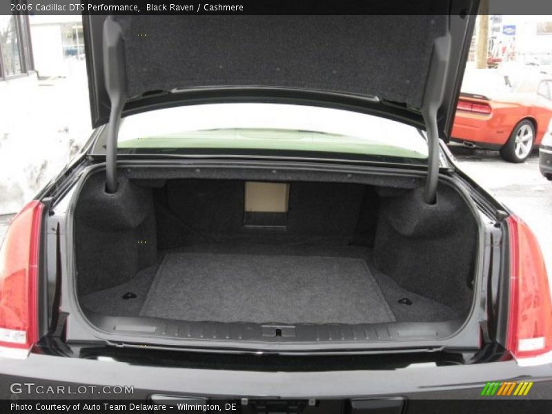 Black Raven / Cashmere 2006 Cadillac DTS Performance