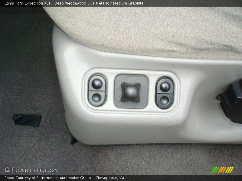 Front Seat of 1999 Expedition XLT