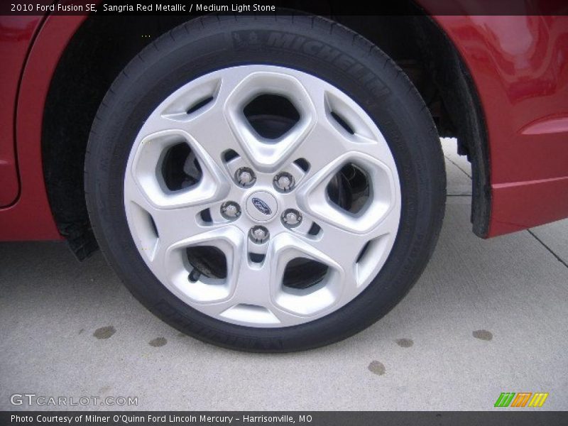 Sangria Red Metallic / Medium Light Stone 2010 Ford Fusion SE