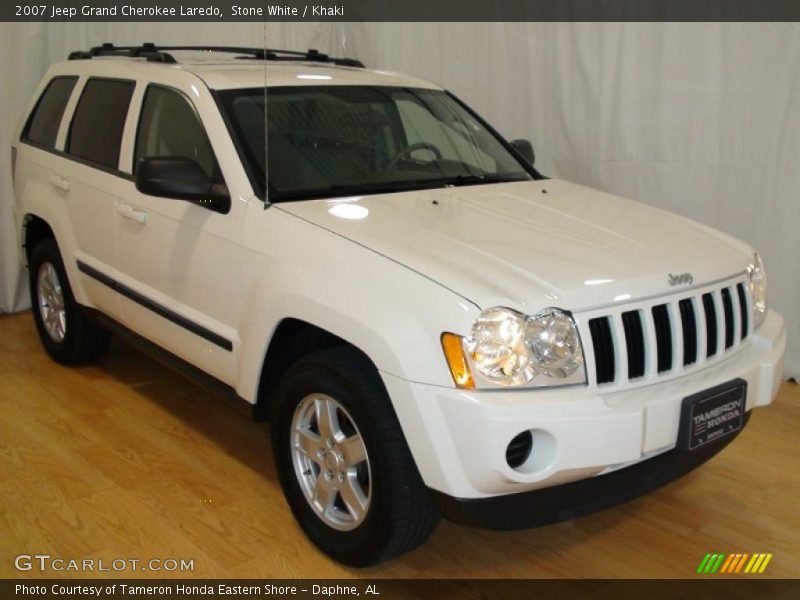 Stone White / Khaki 2007 Jeep Grand Cherokee Laredo