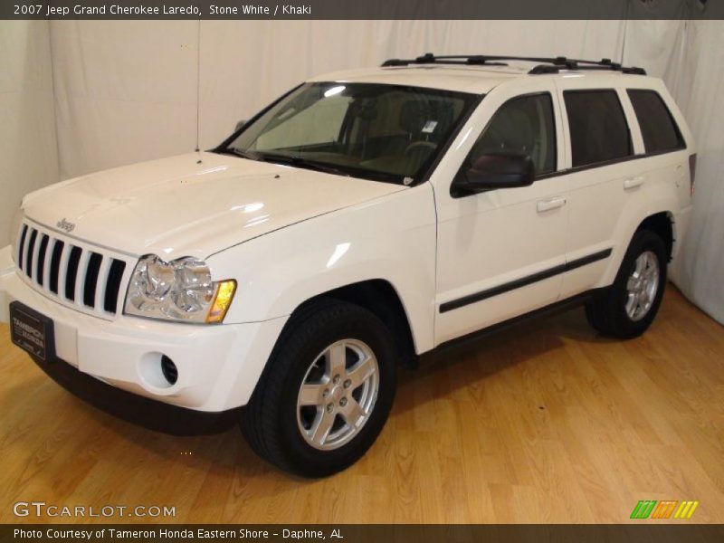 Stone White / Khaki 2007 Jeep Grand Cherokee Laredo