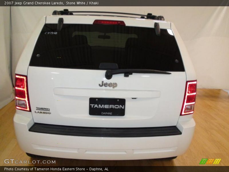 Stone White / Khaki 2007 Jeep Grand Cherokee Laredo