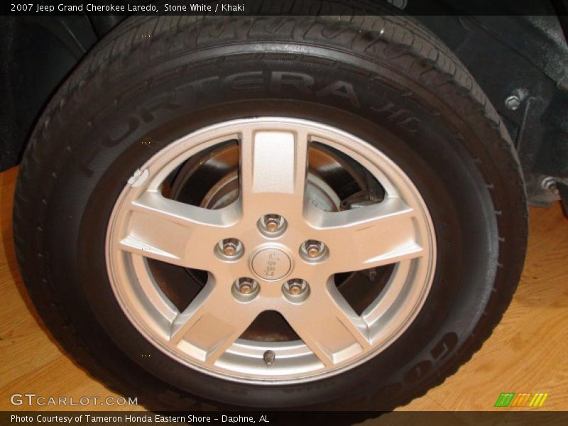 Stone White / Khaki 2007 Jeep Grand Cherokee Laredo