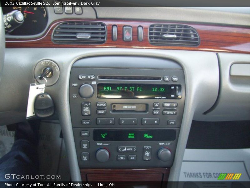 Sterling Silver / Dark Gray 2002 Cadillac Seville SLS