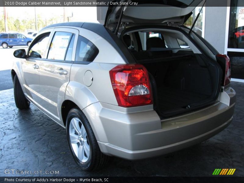 Light Sandstone Metallic / Dark Slate Gray 2010 Dodge Caliber Mainstreet