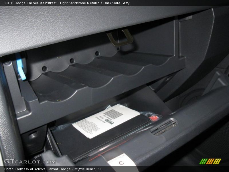 Light Sandstone Metallic / Dark Slate Gray 2010 Dodge Caliber Mainstreet