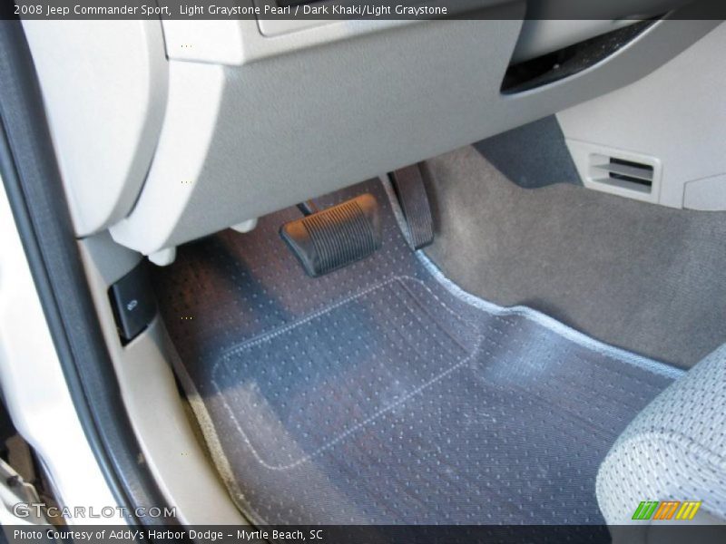 Light Graystone Pearl / Dark Khaki/Light Graystone 2008 Jeep Commander Sport