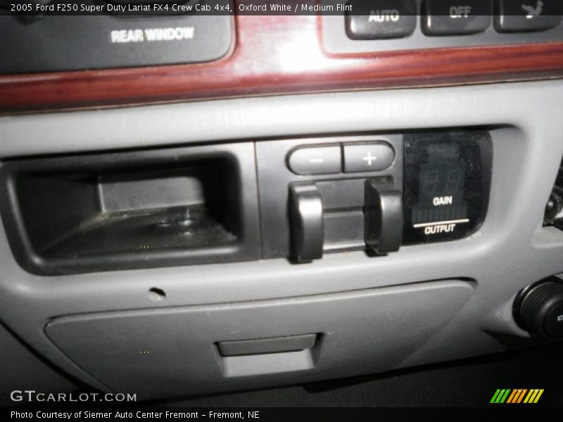 Oxford White / Medium Flint 2005 Ford F250 Super Duty Lariat FX4 Crew Cab 4x4