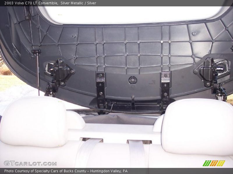Silver Metallic / Silver 2003 Volvo C70 LT Convertible