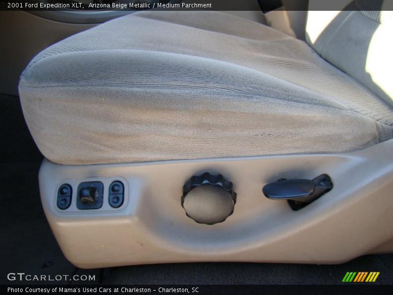 Arizona Beige Metallic / Medium Parchment 2001 Ford Expedition XLT