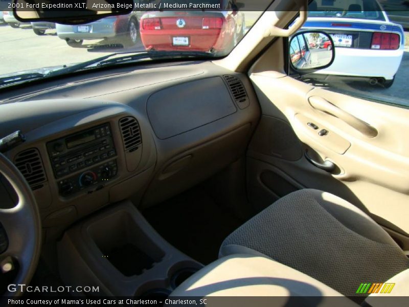 Arizona Beige Metallic / Medium Parchment 2001 Ford Expedition XLT