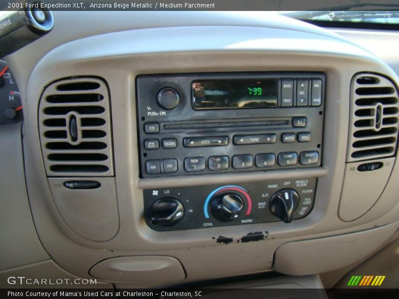 Arizona Beige Metallic / Medium Parchment 2001 Ford Expedition XLT
