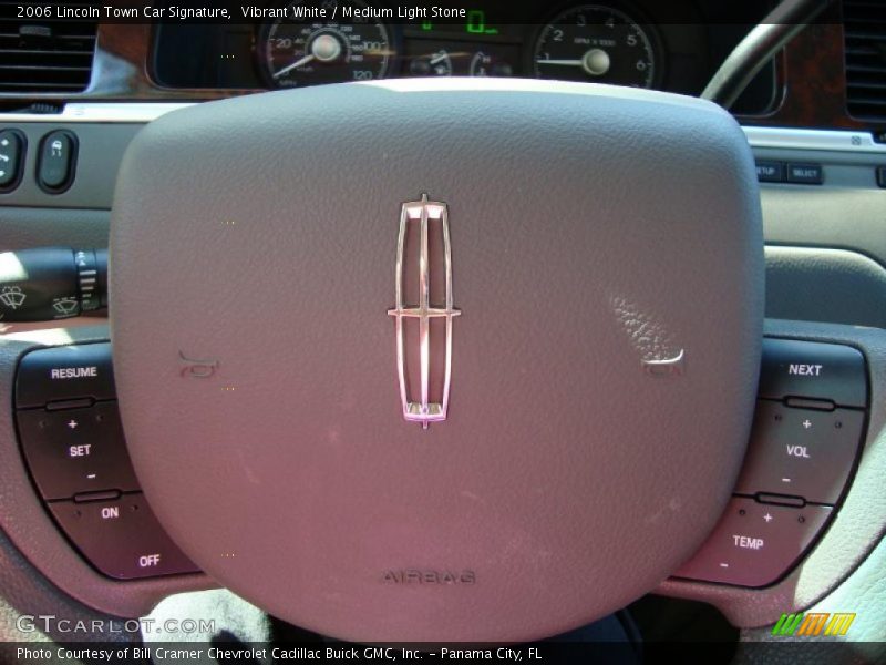 Vibrant White / Medium Light Stone 2006 Lincoln Town Car Signature