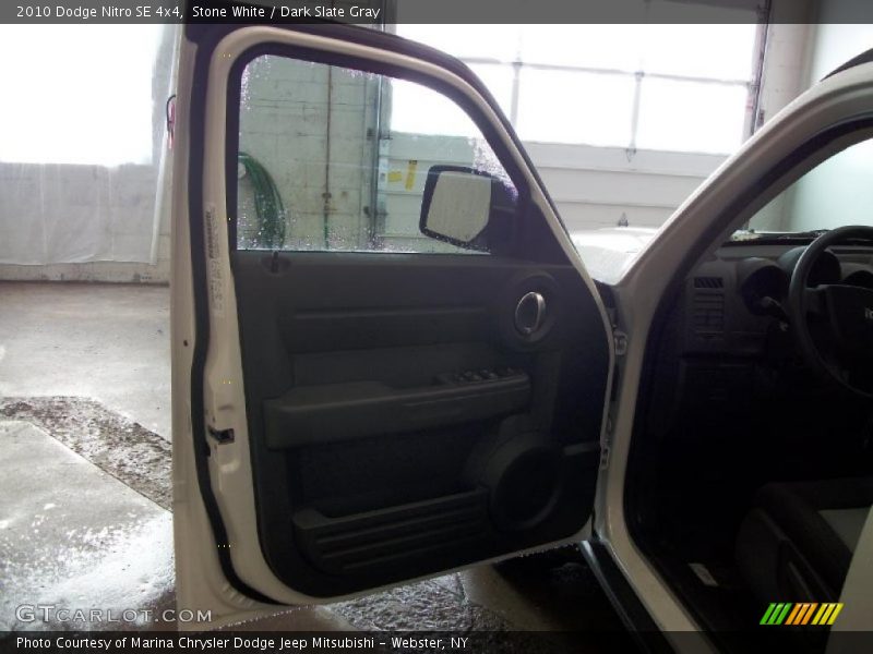 Stone White / Dark Slate Gray 2010 Dodge Nitro SE 4x4