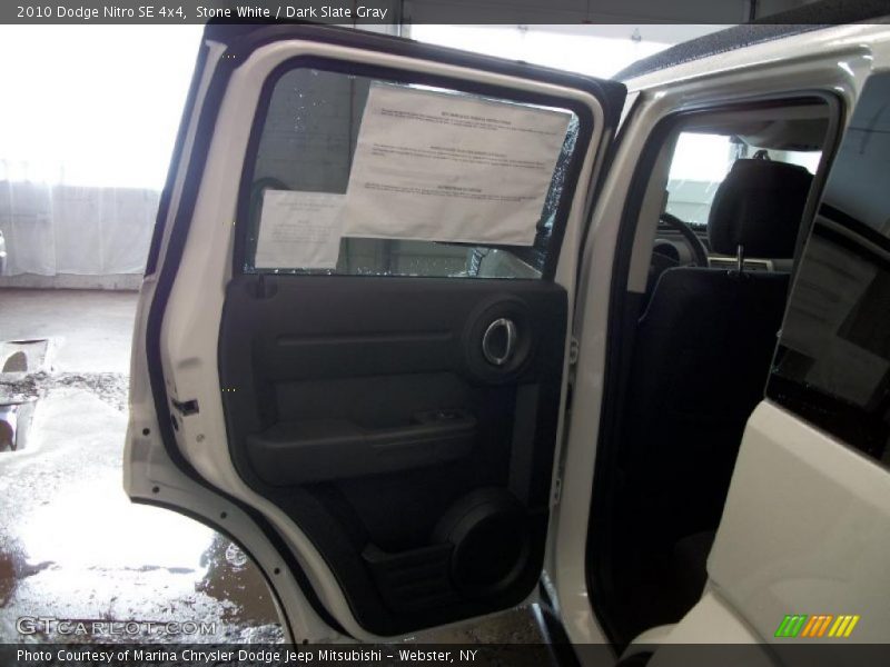 Stone White / Dark Slate Gray 2010 Dodge Nitro SE 4x4